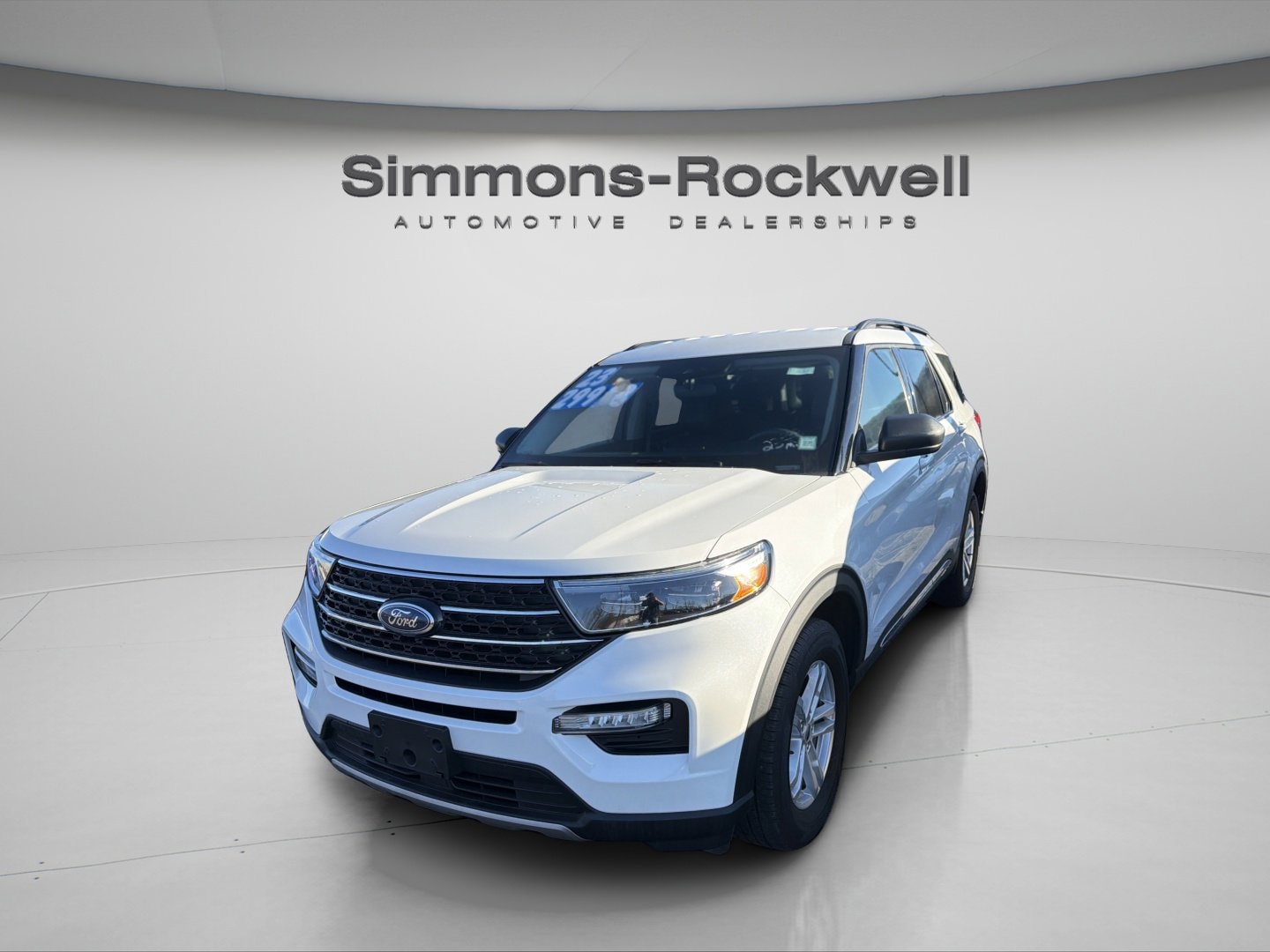 2023 Ford Explorer XLT's photo