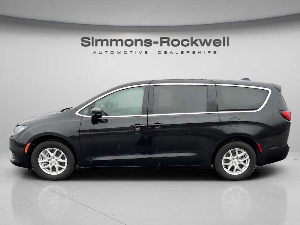 Used 2025 Chrysler Voyager LX Van Passenger Van