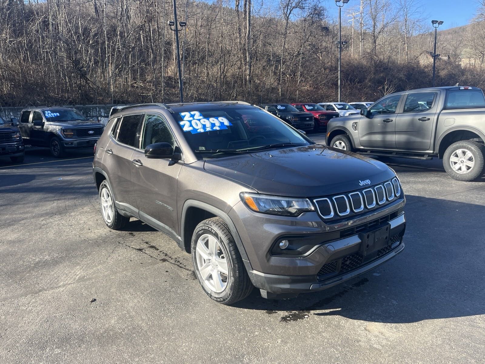 2022 Jeep Compass Latitude photo 2