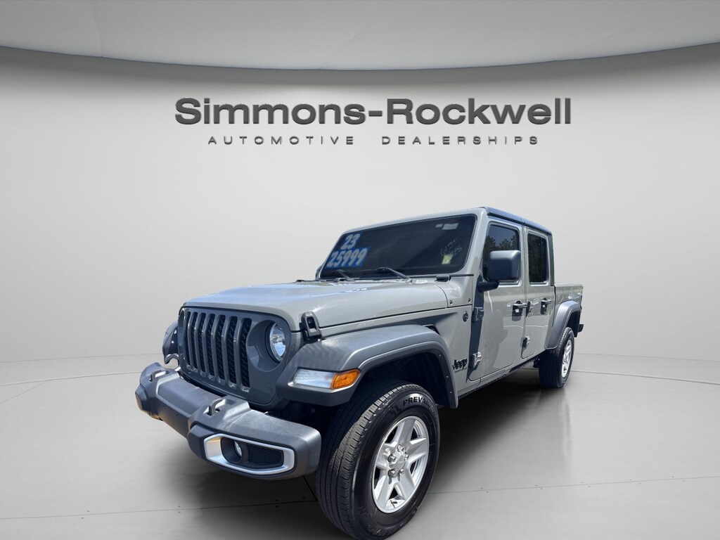 Used 2023 Jeep Gladiator Sport S Truck Crew Cab