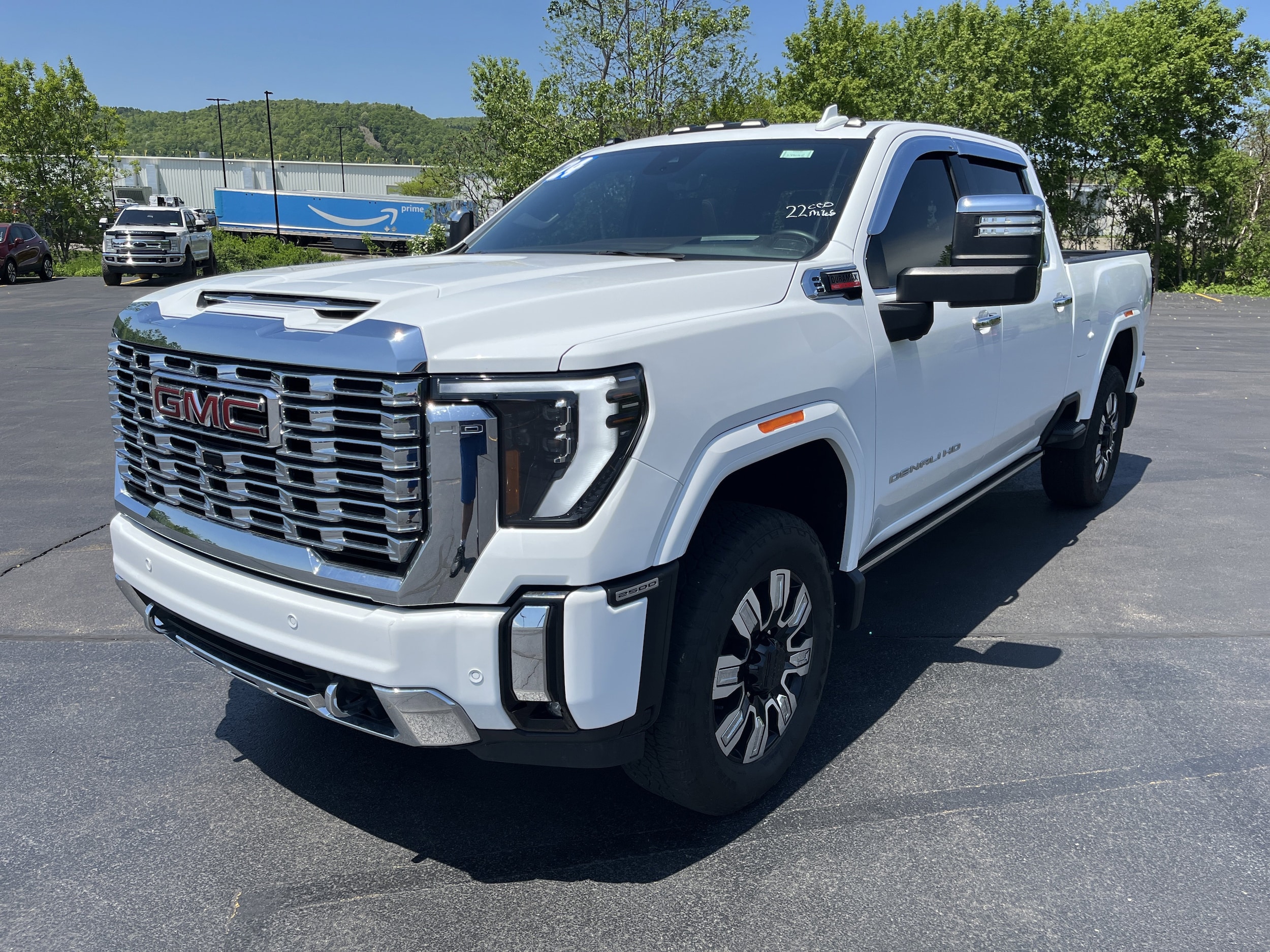 2024 GMC Sierra Denali 4WD Crew Cab Standard Box's photo