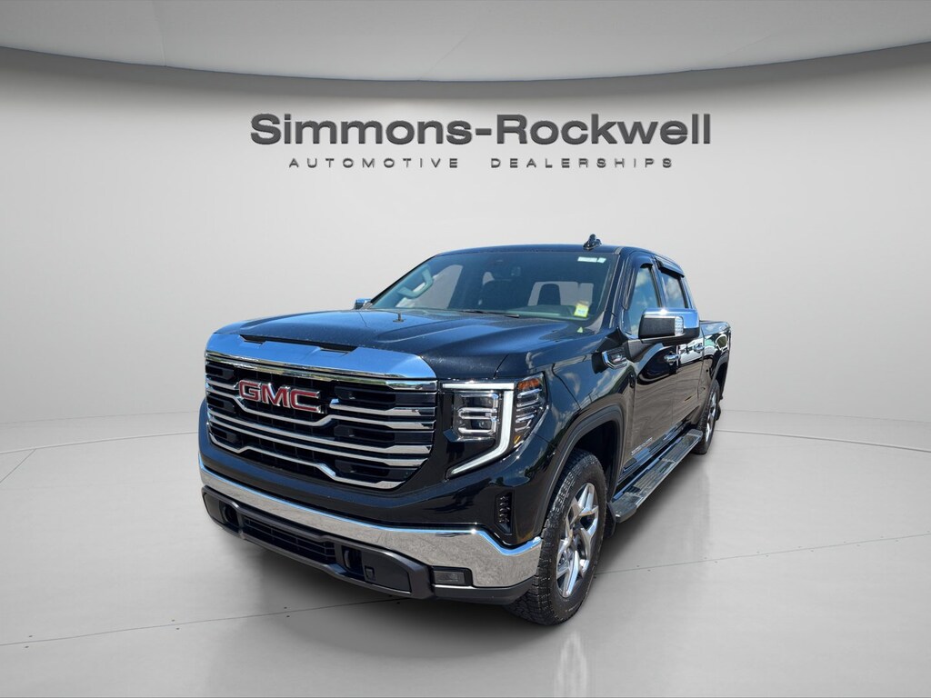 Used 2025 GMC Sierra 1500 SLT Truck Crew Cab