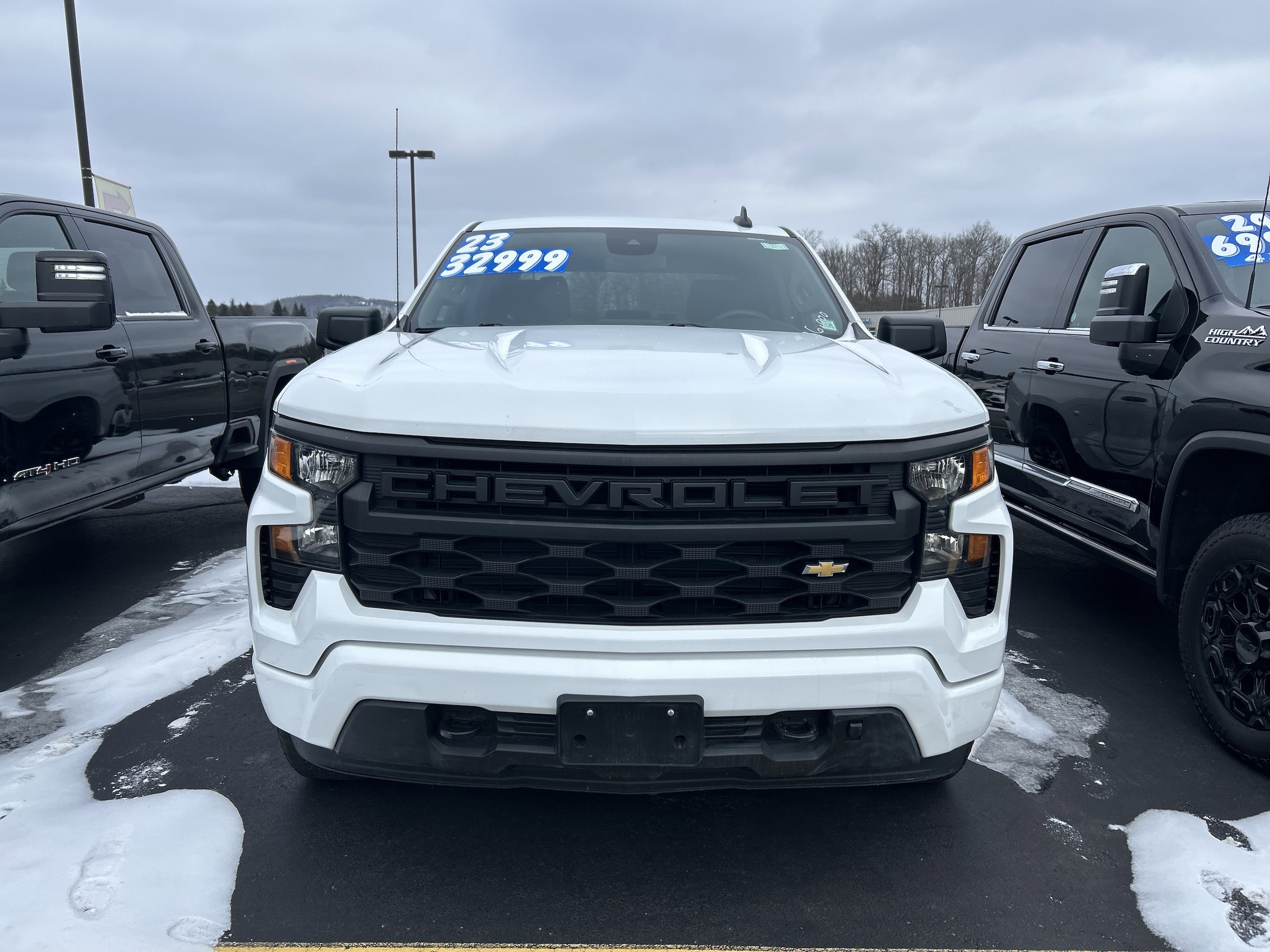 2022 Chevrolet Silverado 1500 Custom's photo