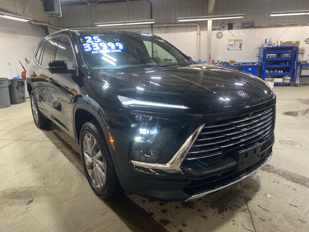 Used 2025 Buick Enclave Preferred SUV