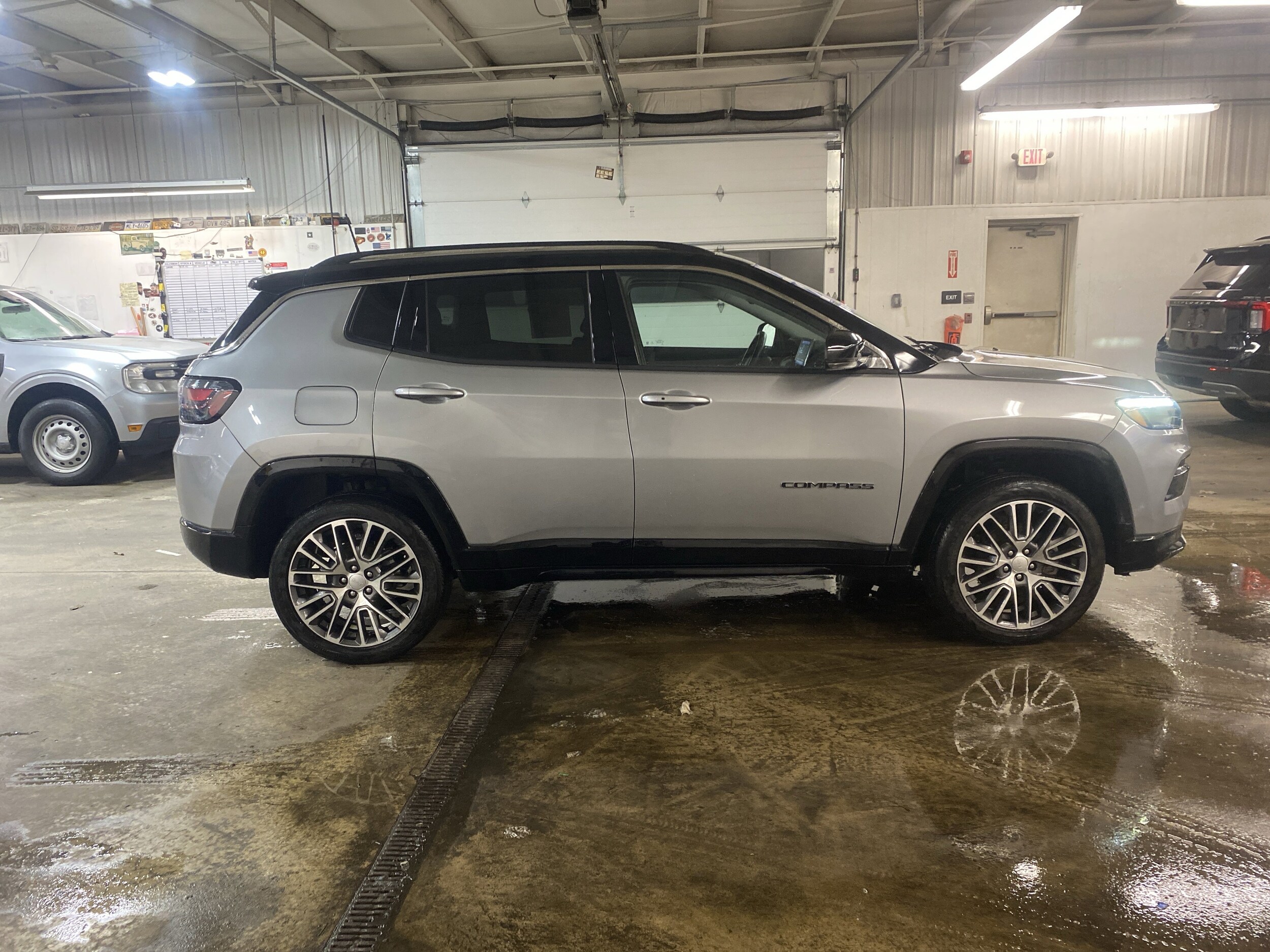 2022 Jeep Compass Limited photo 2