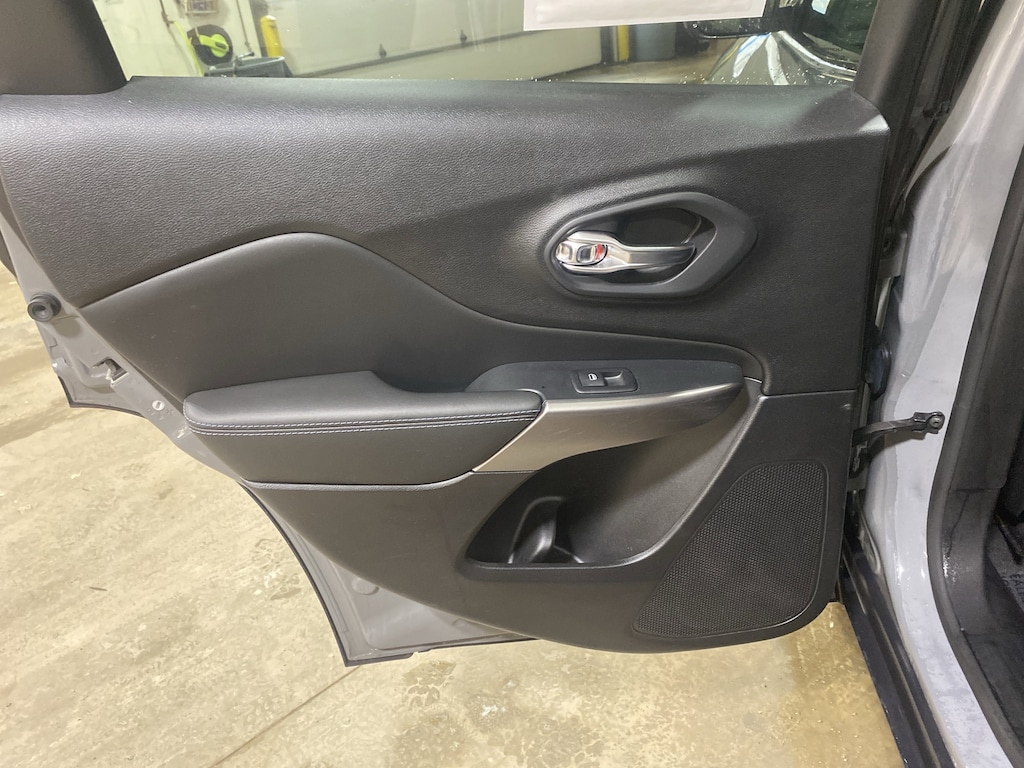 Used 2021 Jeep Cherokee Latitude Plus SUV