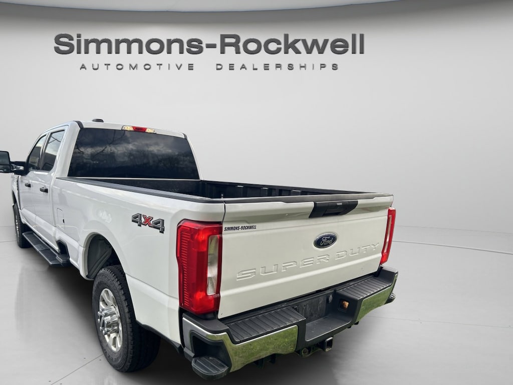 Used 2024 Ford F-250 XLT Truck Crew Cab