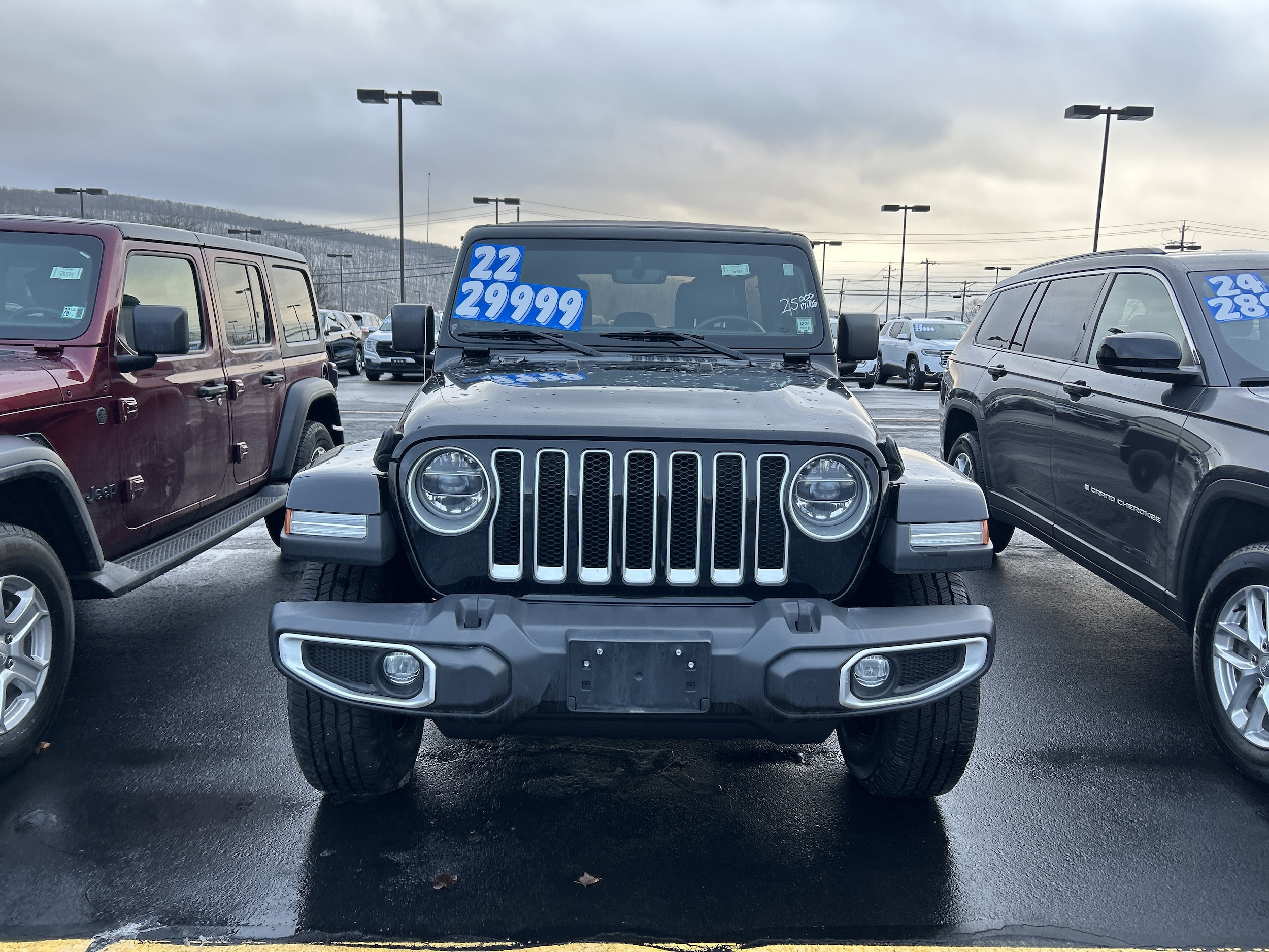 2022 Jeep Wrangler Unlimited Sahara's photo