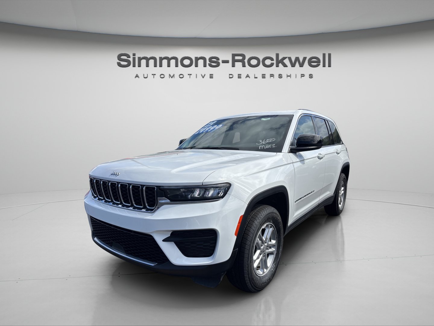 2023 Jeep Grand Cherokee Laredo