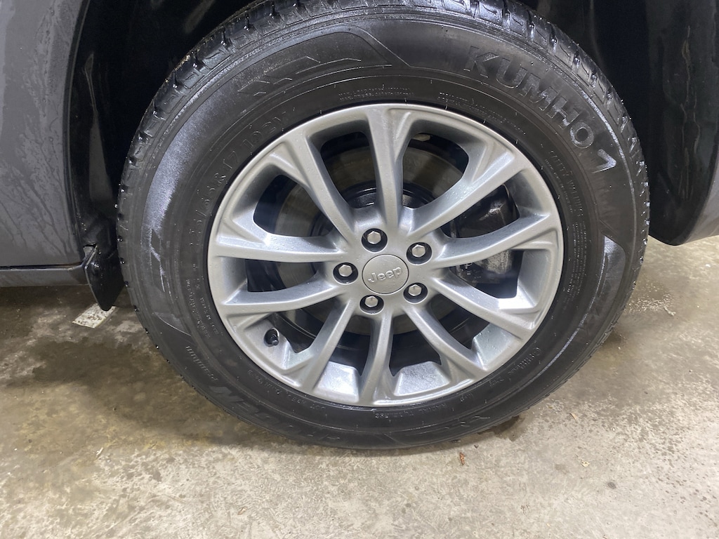 Used 2021 Jeep Cherokee Latitude Plus SUV