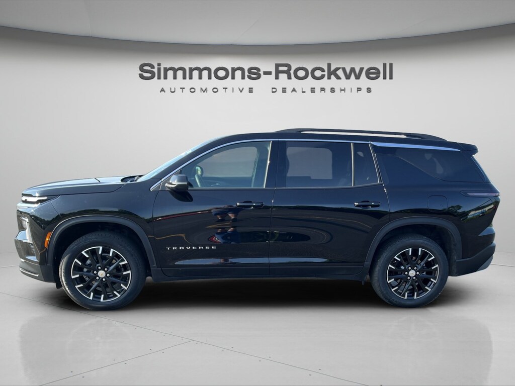 Used 2025 Chevrolet Traverse AWD LT SUV