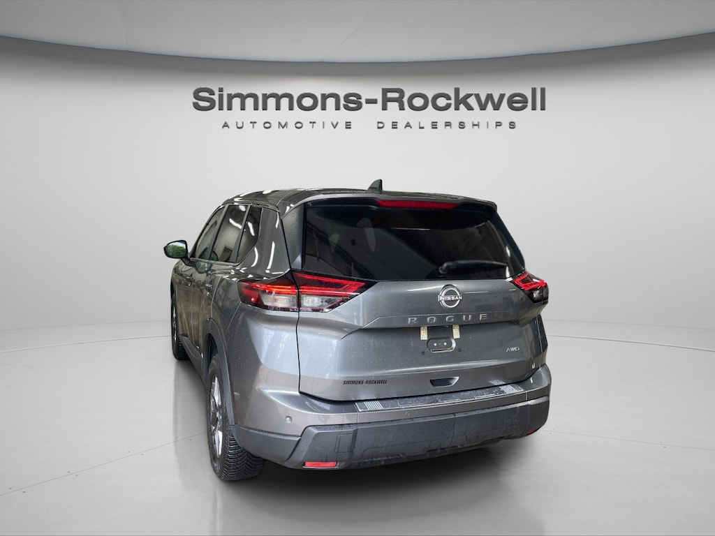 Used 2024 Nissan Rogue S SUV