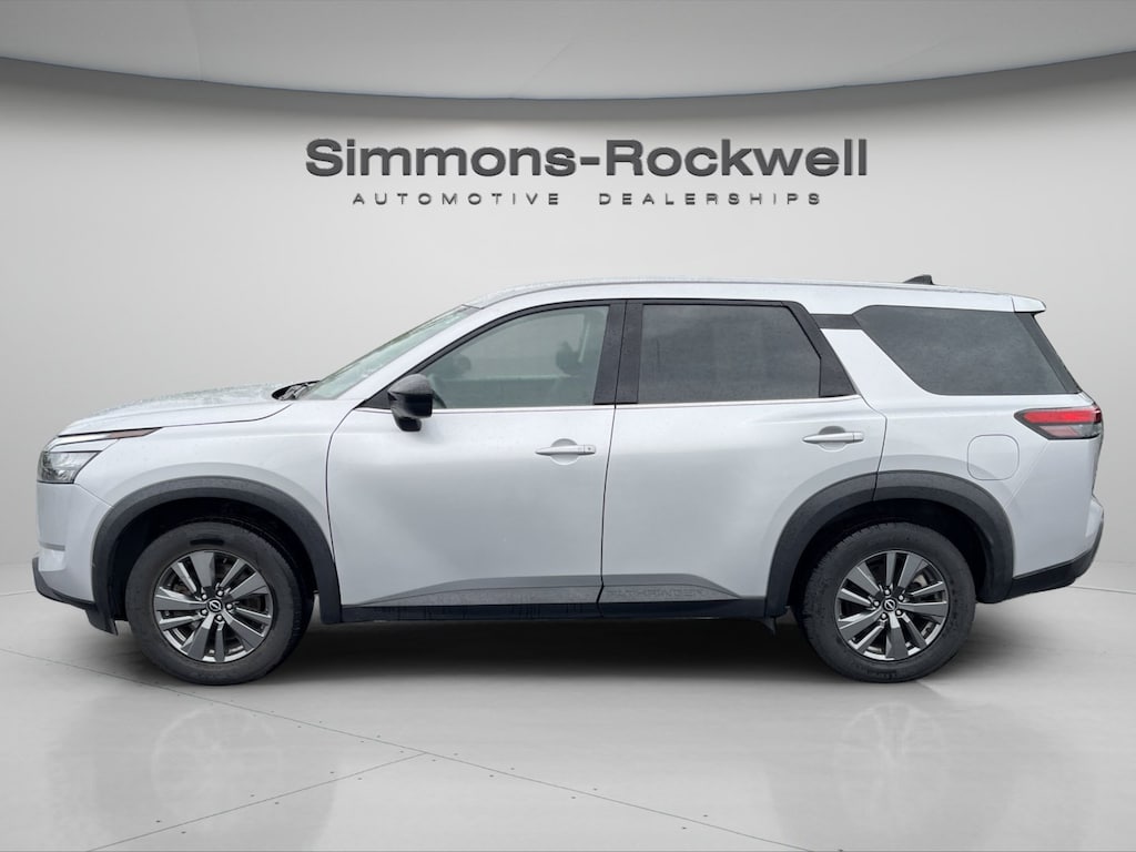 Used 2024 Nissan Pathfinder S SUV
