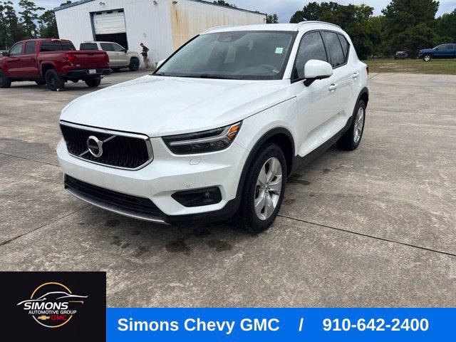 2022 Volvo XC40 Momentum