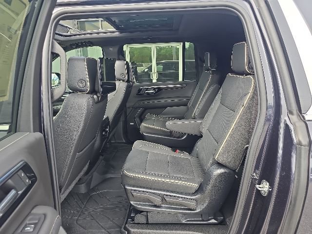 2025 Chevrolet Suburban Premier - Photo 27