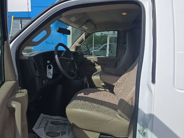2025 GMC Savana Cargo Work Van - Photo 9