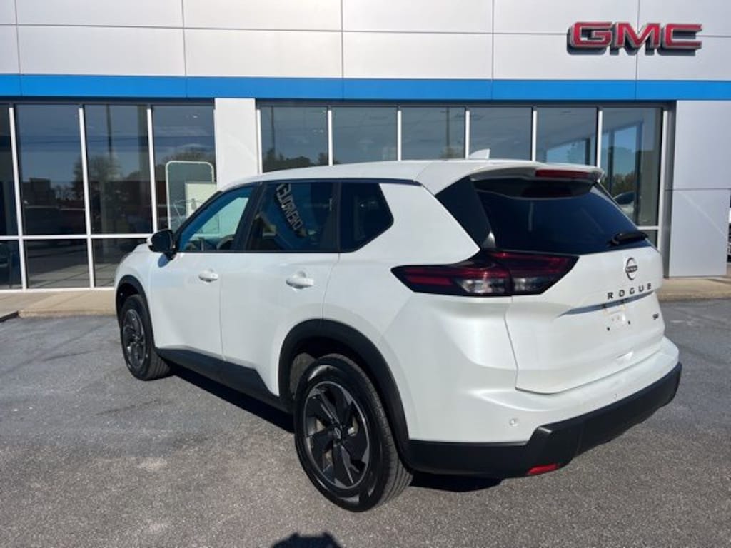 Used 2024 Nissan Rogue SV SUV