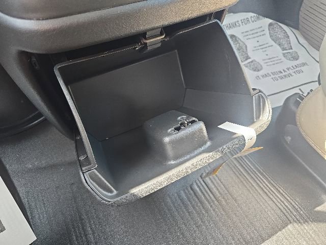 2025 GMC Savana Cargo Work Van - Photo 19