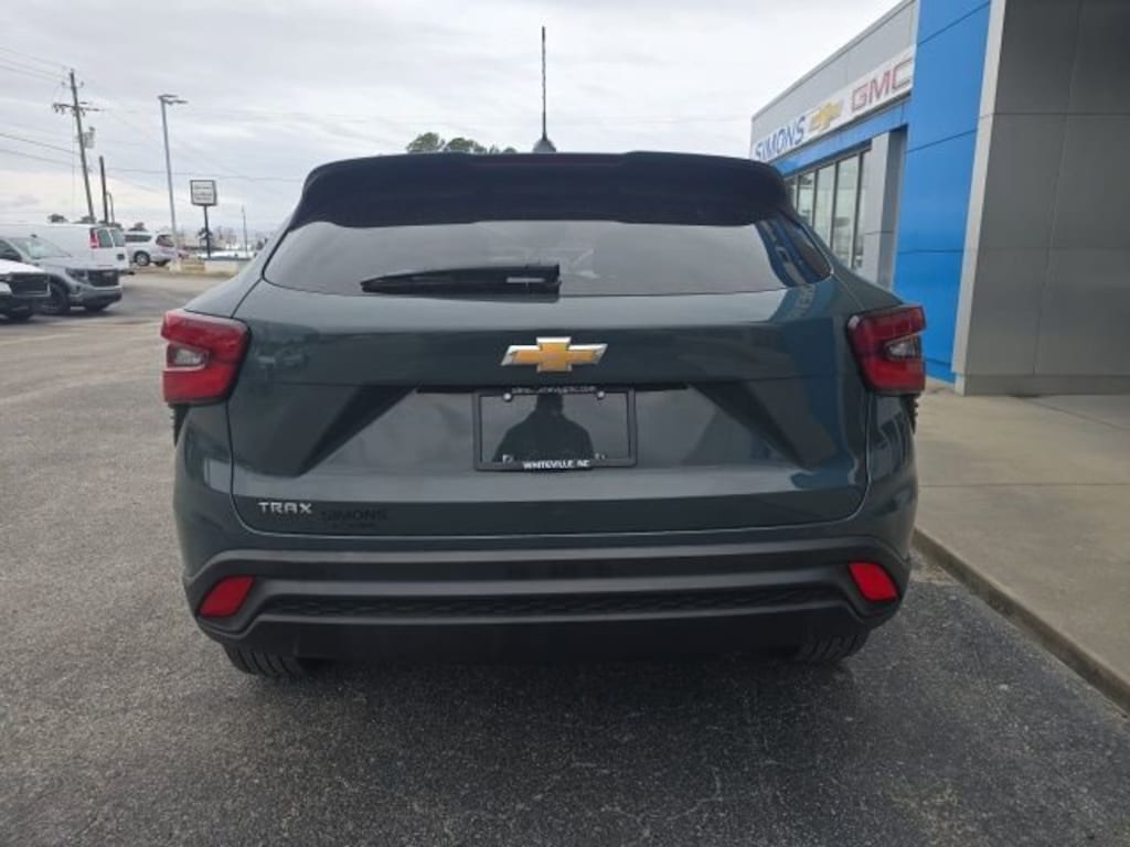 Used 2025 Chevrolet Trax LS SUV