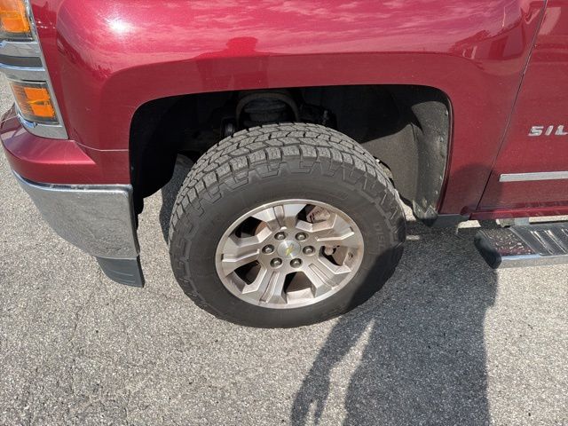 2015 Chevrolet Silverado 1500 LTZ photo 2