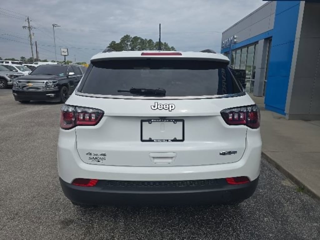 Used 2024 Jeep Compass Latitude