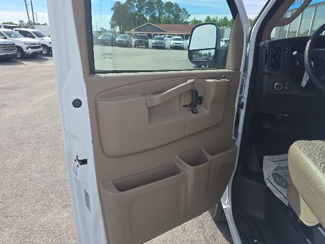 2025 GMC Savana Cargo Work Van - Photo 11