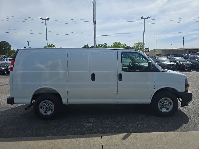 2025 GMC Savana Cargo Work Van - Photo 6