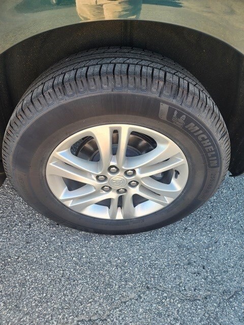 2019 Buick Enclave Essence photo 3