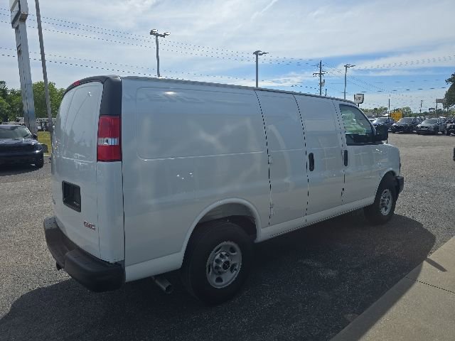 2025 GMC Savana Cargo Work Van - Photo 5