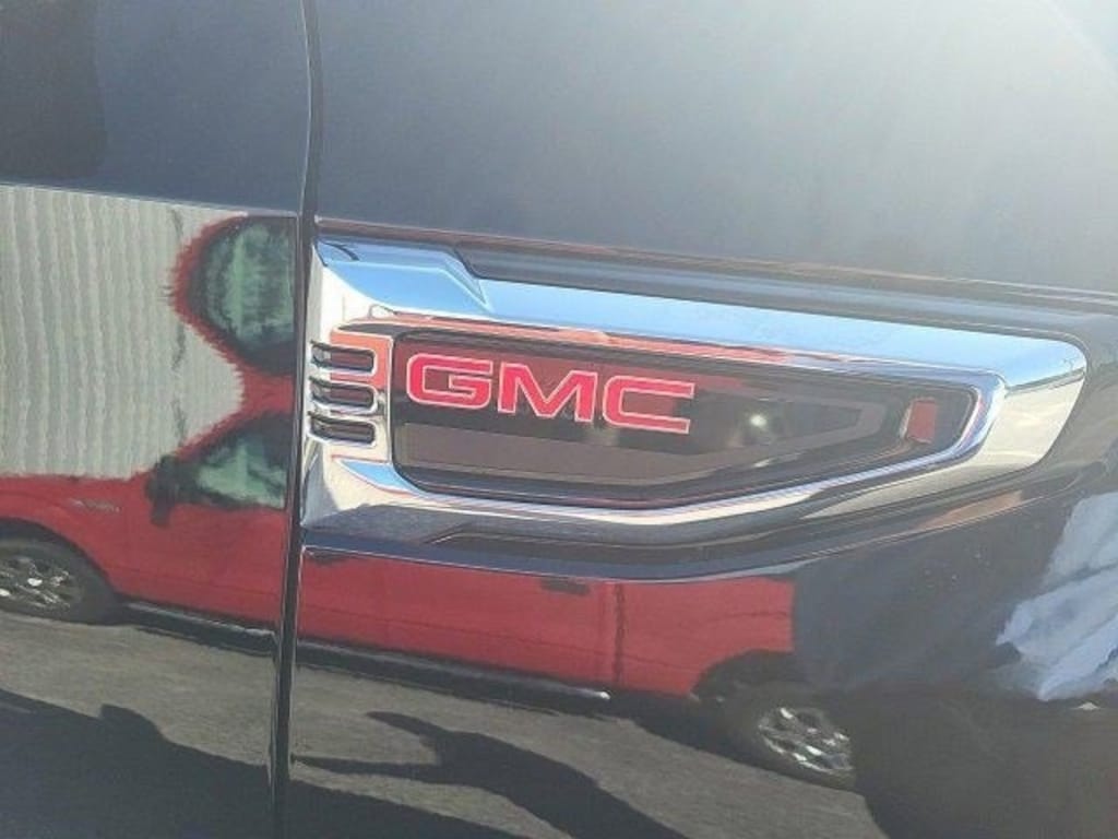 Used 2025 GMC Yukon Elevation SUV