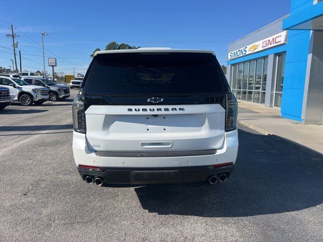 2025 Chevrolet Suburban Z71 photo 2