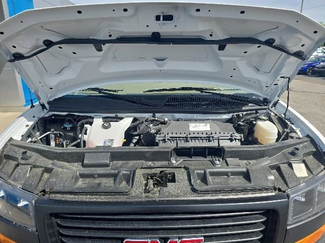 2025 GMC Savana Cargo Work Van - Photo 39