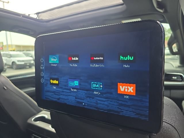 2025 Chevrolet Suburban Premier - Photo 45