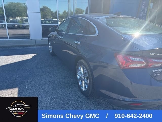 Used 2022 Chevrolet Malibu 1LT with VIN 1G1ZD5ST7NF106894 for sale in Whiteville, NC