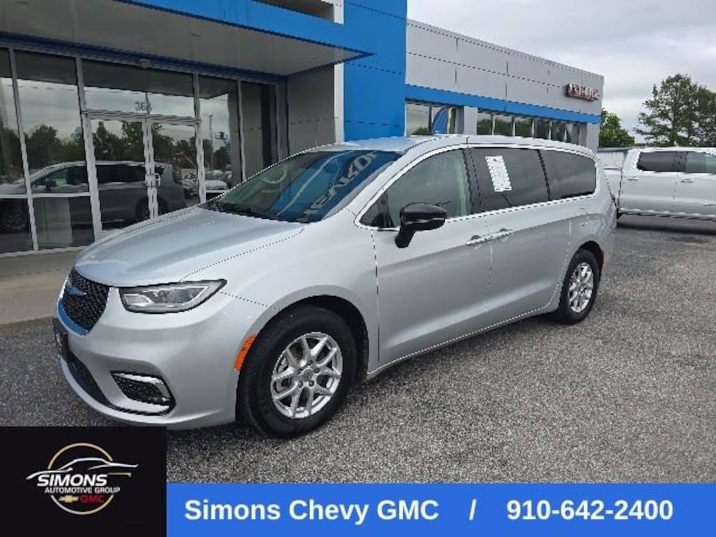 Used 2024 Chrysler Pacifica Touring L