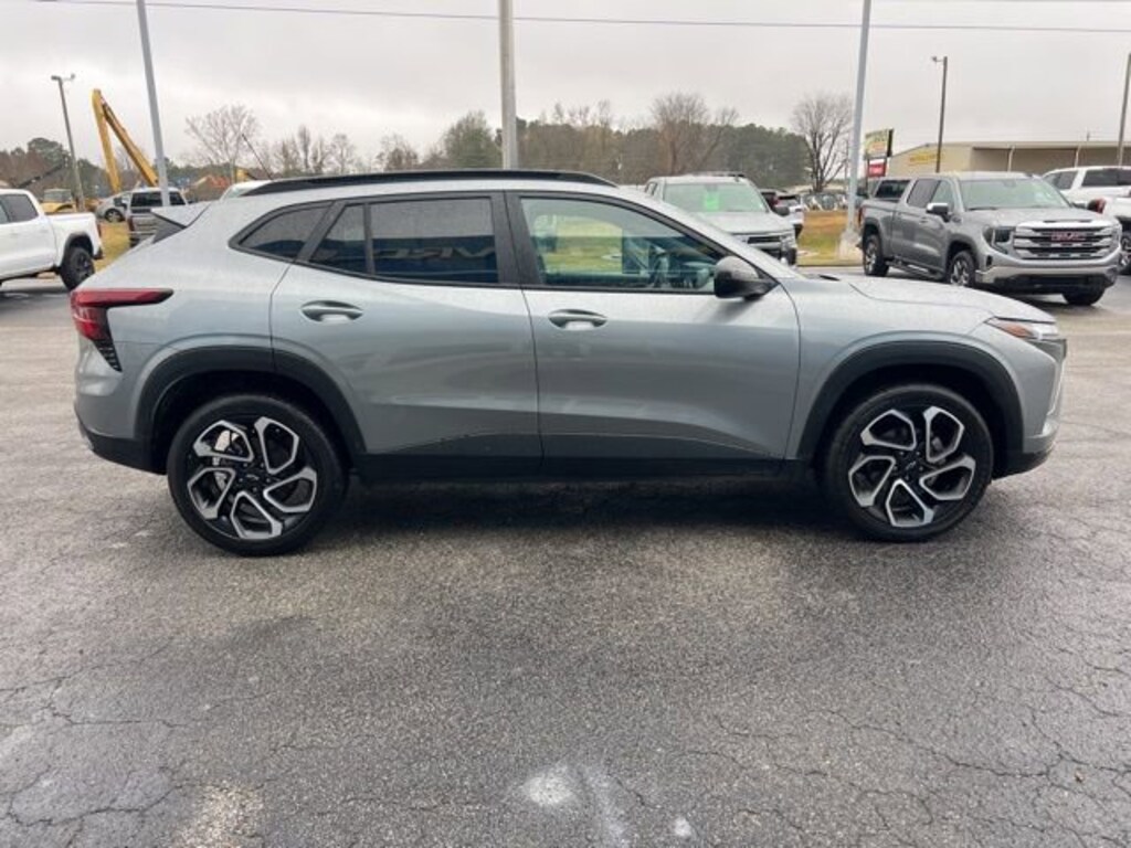 Used 2024 Chevrolet Trax 2RS SUV