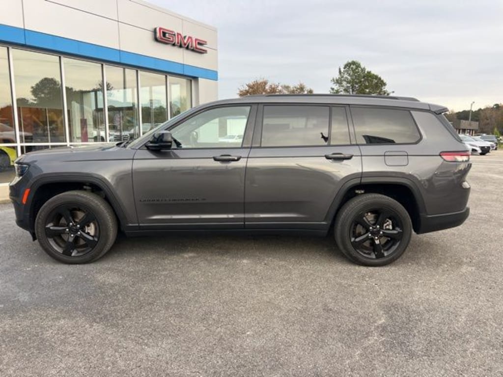 Used 2023 Jeep Grand Cherokee L Altitude SUV