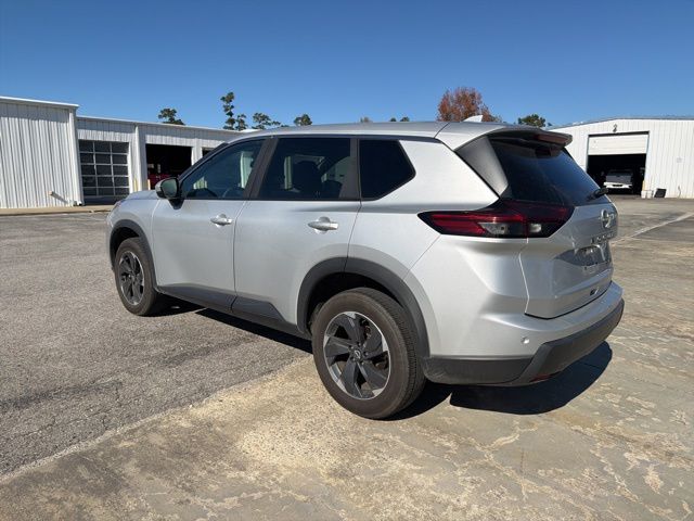 2024 Nissan Rogue SV photo 2