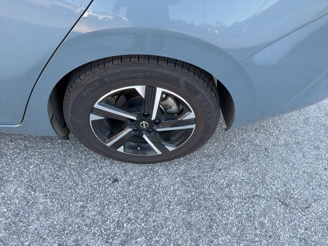 2024 Nissan Sentra SV photo 4