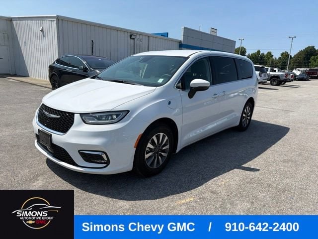 2023 Chrysler Pacifica Hybrid Touring L Hybrid's photo