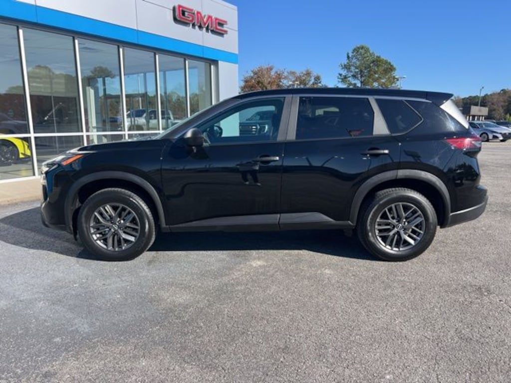 Used 2024 Nissan Rogue S SUV