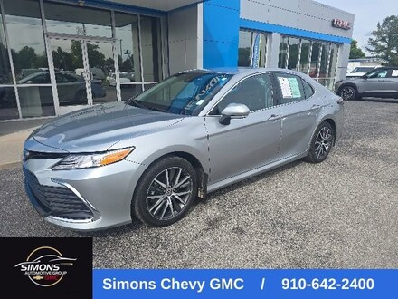 2022 Toyota Camry Hybrid XLE