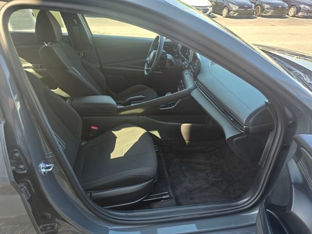 2026 Hyundai Elantra 38