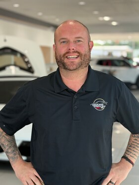 Staff member Nelson May from ID_9cc8c3