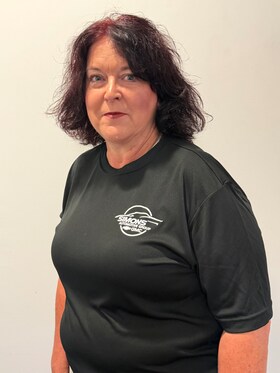 Staff member Linda Ward from ID_2f738e
