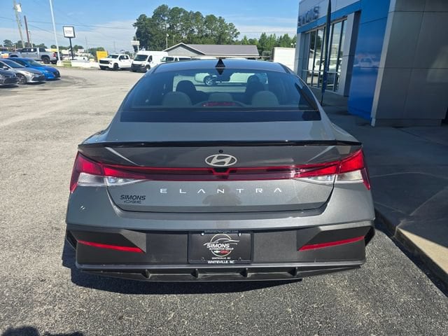 2026 Hyundai Elantra 4