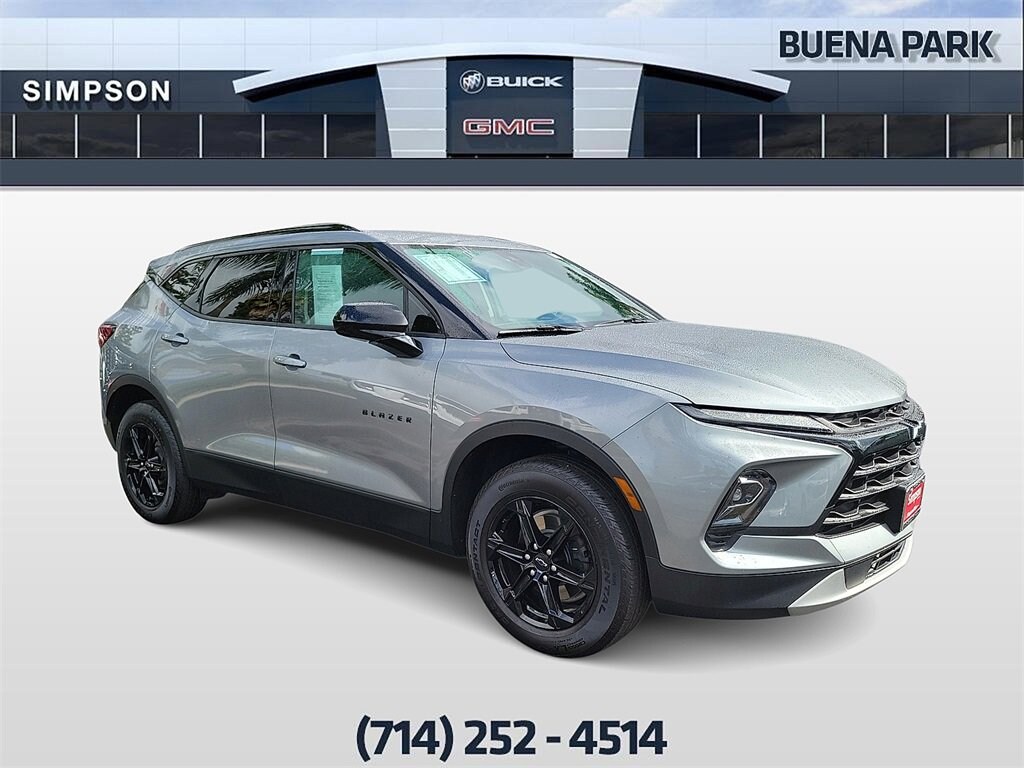 2024 Chevrolet Blazer 2LT photo 2
