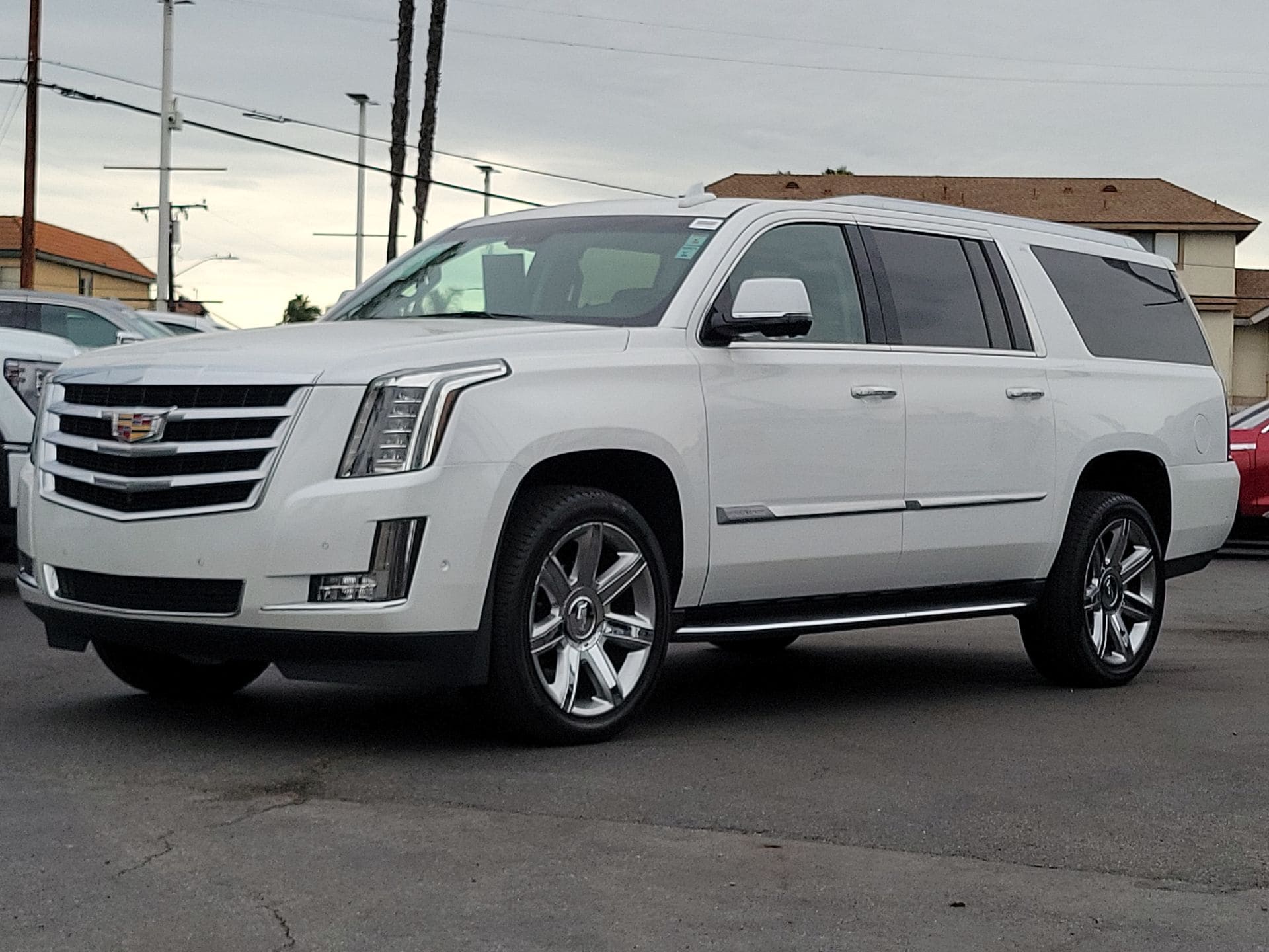 2019 Cadillac Escalade ESV Luxury's photo