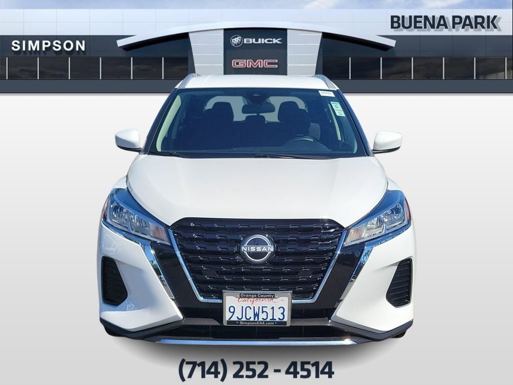 2023 Nissan Kicks SV photo 2