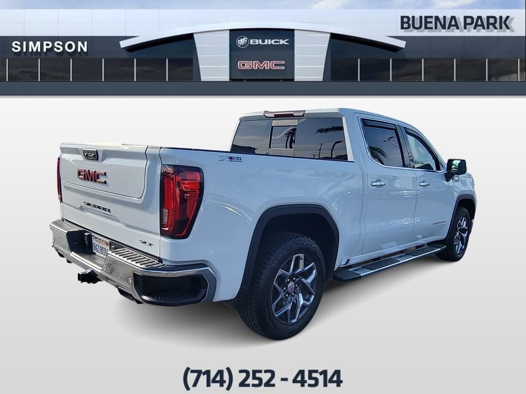2024 GMC Sierra 1500 SLT photo 3